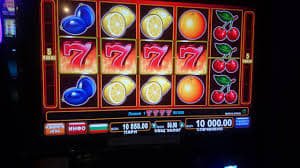 Pusat bantuan dibuka melalui ponsel